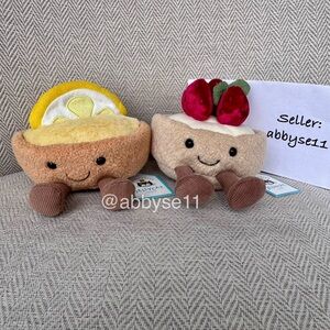 Jellycat Amuseables Collette Tarte Au Citron & Fleurette Tarte Aux Fraises NWT